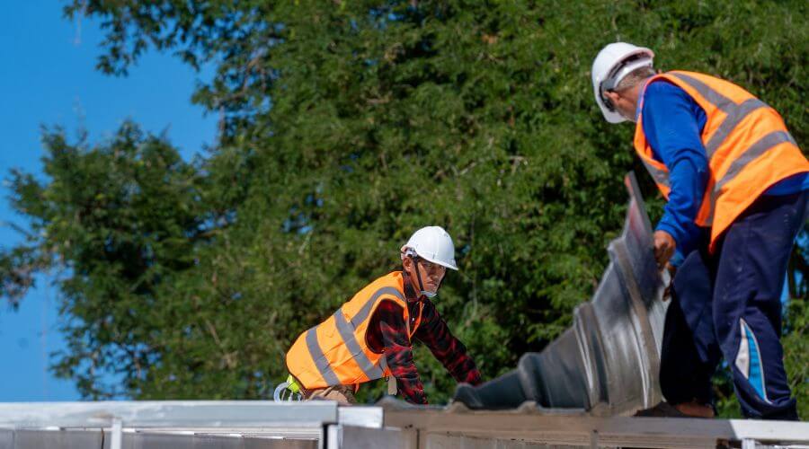 Professional gutter cleaning in Coalmont, IN